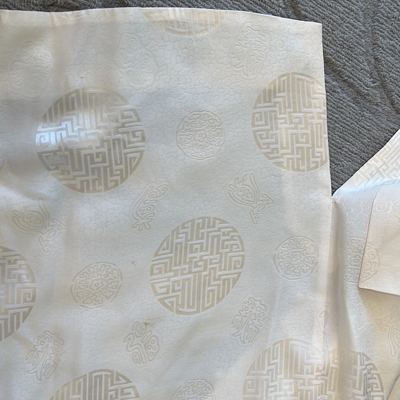 Shanghai Tang Unisex cream silk mandarin jacket.  Size 38. - Picture 11 of 11